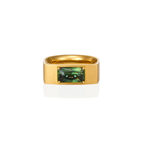 Radiant cut Australian Parti Sapphire in 18ct textured yellow gold lattice designed signet ring