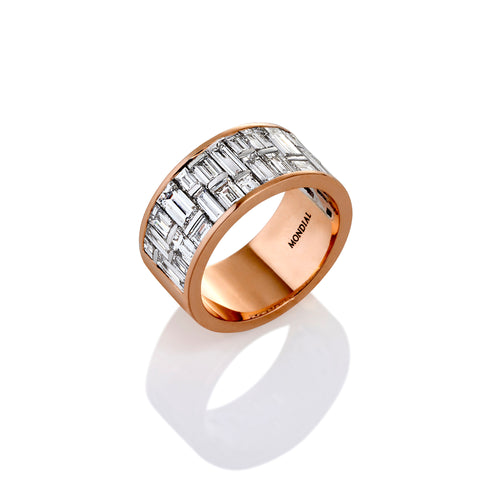 Wide baguette diamond ring in rose gold from our Lumière collection