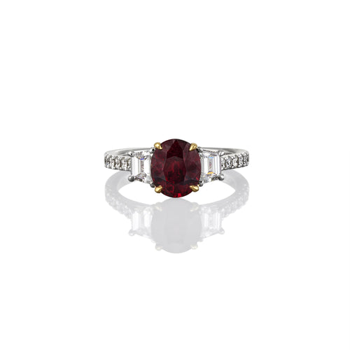 Oval Ruby white gold ring, set with white diamonds on the sides and around the band