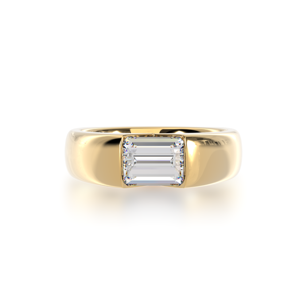 Embrace ring set with baguette cut diamond in yellow gold view from top