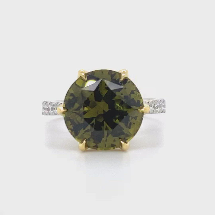 Round brilliant cut green Australian parti sapphire solitaire with diamond set band