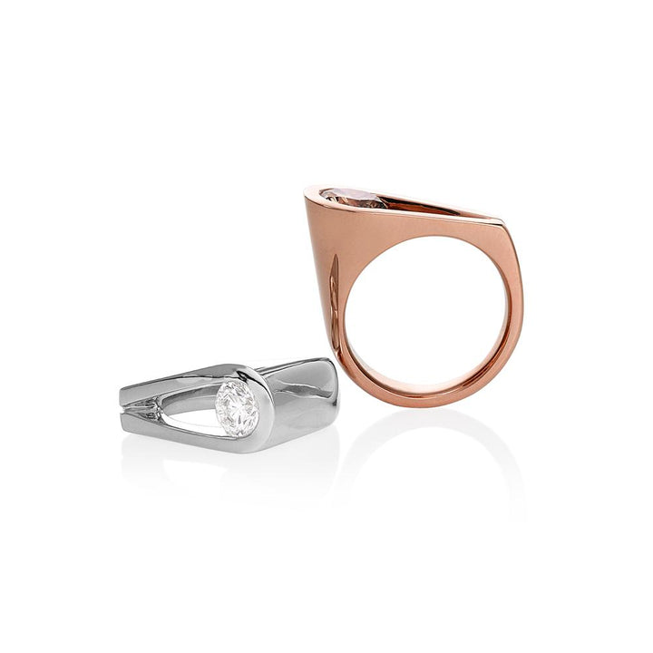 Retro design round brilliant cut diamond  ring on white gold band