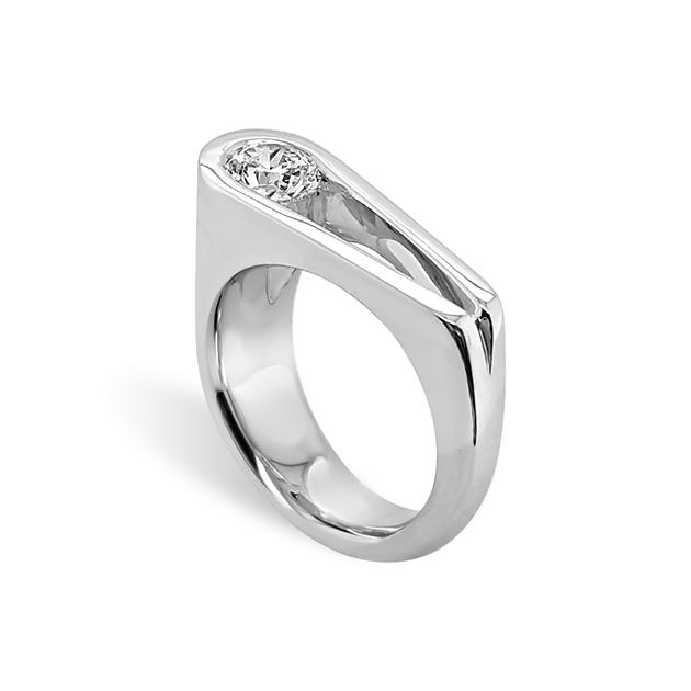 Retro design round brilliant cut diamond  ring on white gold band