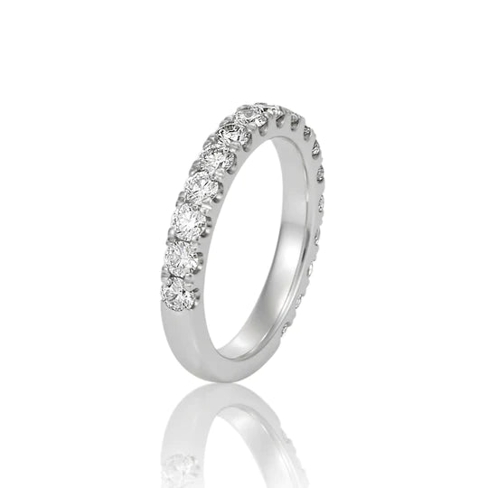 Ladies 18ct White Gold Claw Set Wedding Ring
